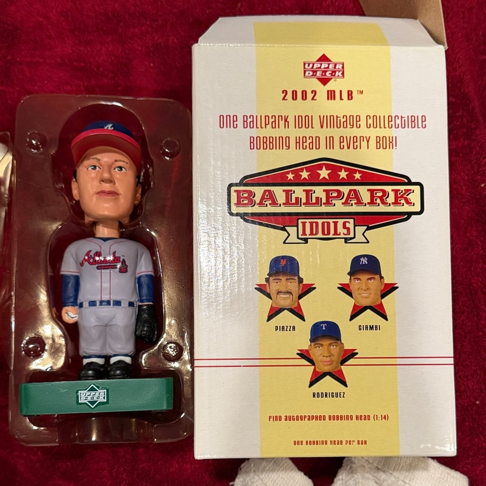 Greg Maddux Upper Deck 2002 Ballpark Idols Atlanta Braves Gray Bobblehead